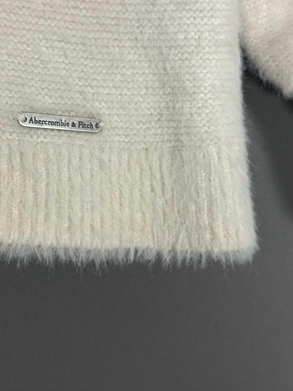 Abercrombie & Fitch Soft AF Fuzzy Cozy Scoop Neck Sweater Womens Large - Picture 4 of 8